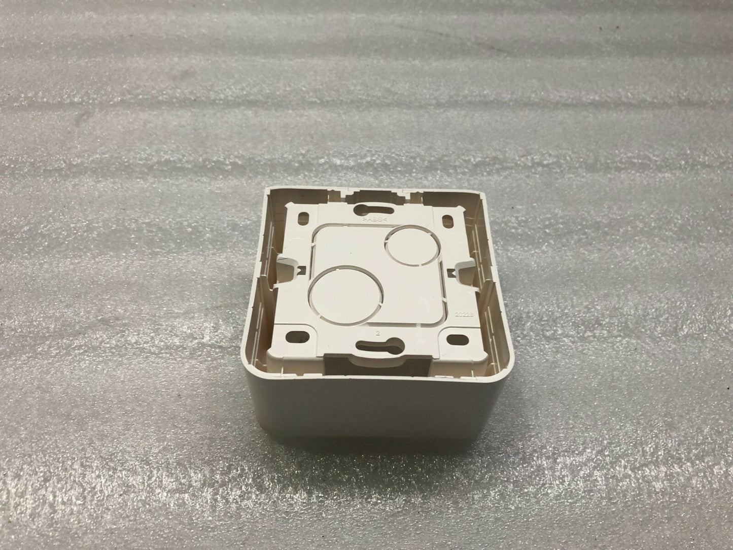 LEGRAND 802 81 SURFACE MOUNTING BOX LOT OF 10 UNIT