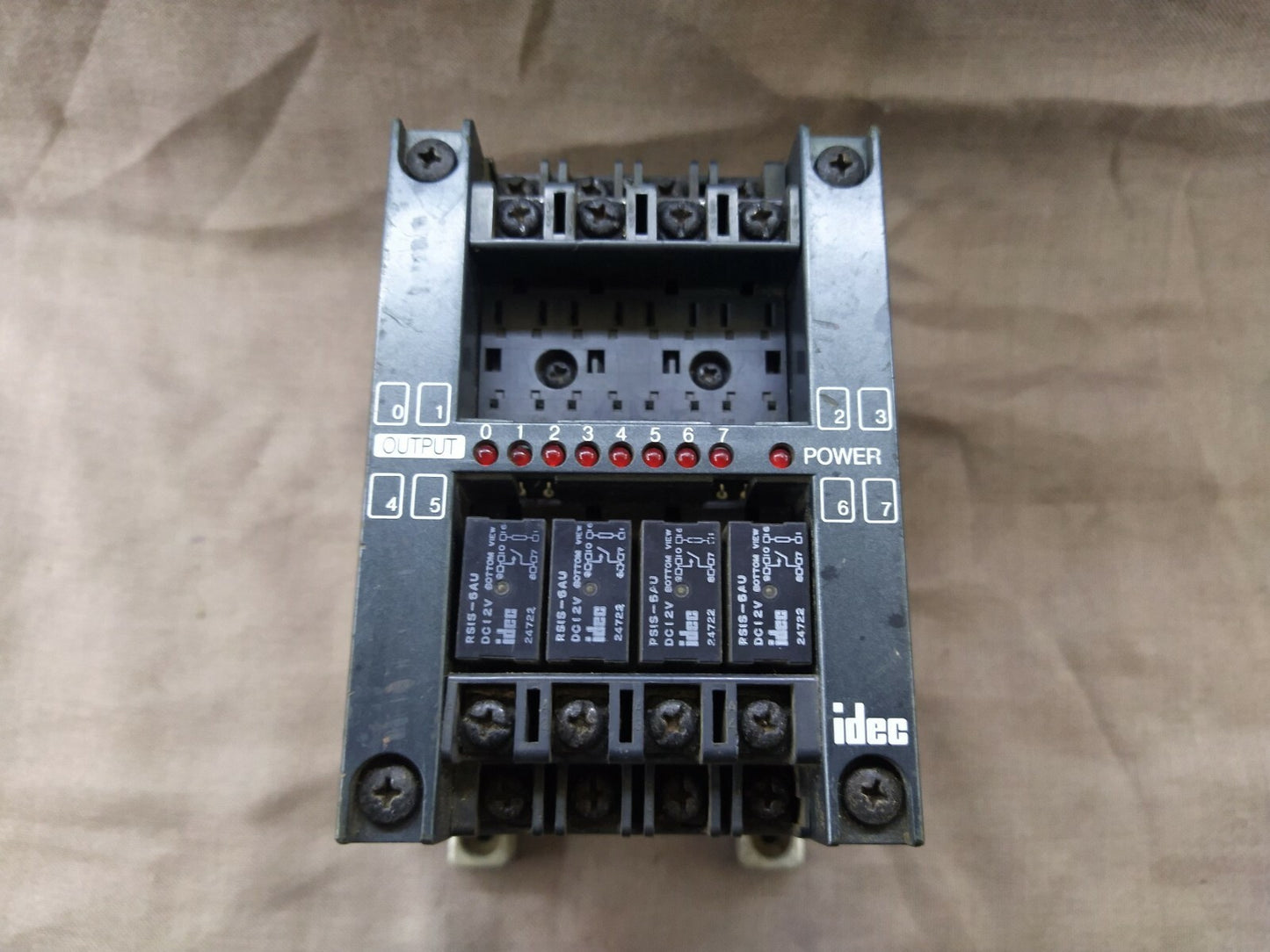 Idec PFA-1T081 Output Module Relay Out 8 Point PLC 100-120/200-240 VAC