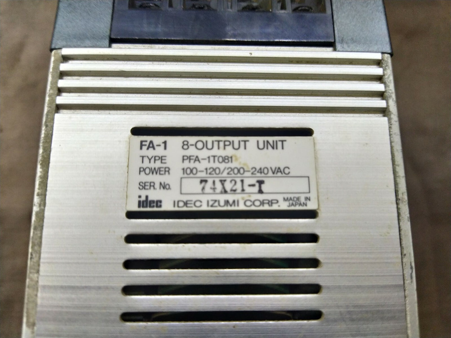 Idec PFA-1T081 Output Module Relay Out 8 Point PLC 100-120/200-240 VAC