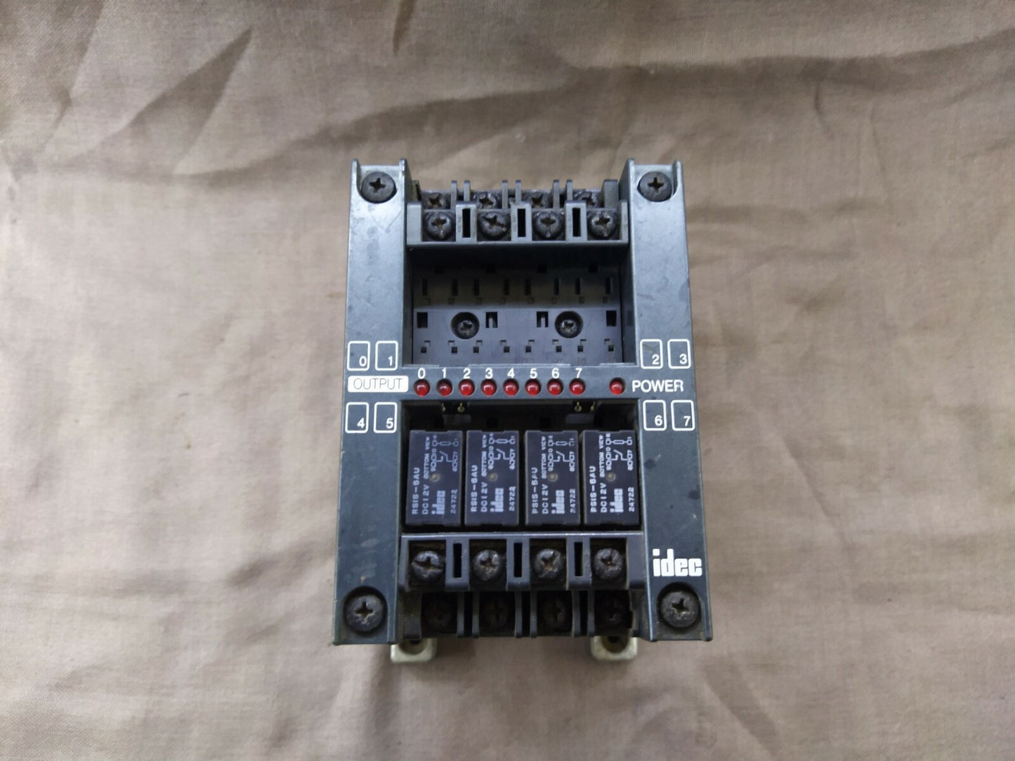 Idec PFA-1T081 Output Module Relay Out 8 Point PLC 100-120/200-240 VAC