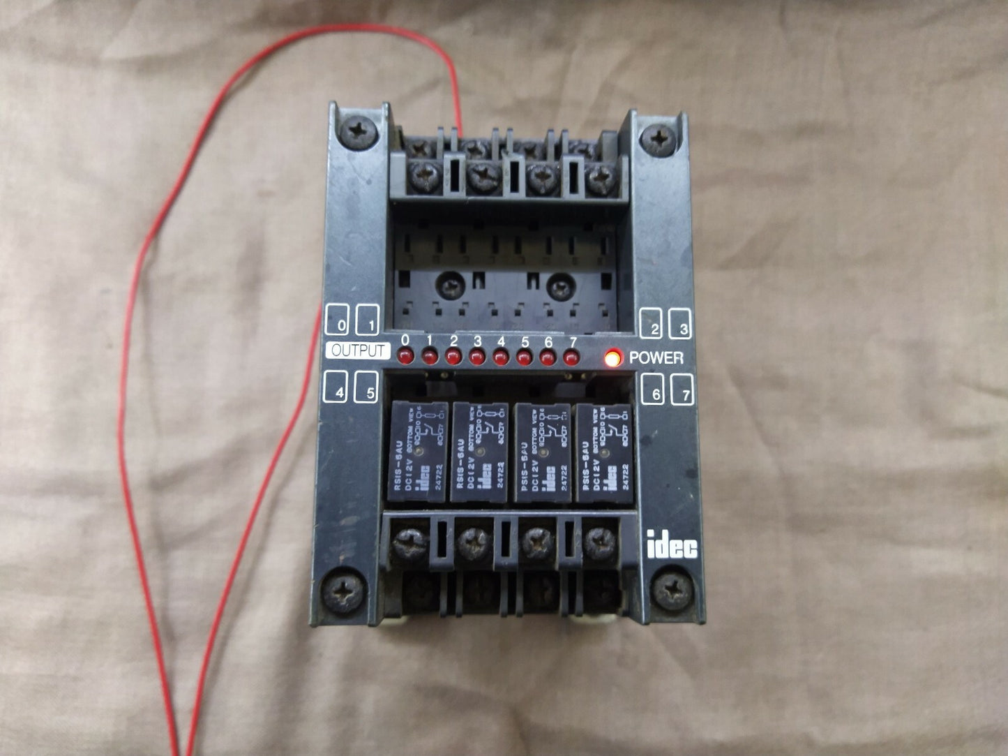 Idec PFA-1T081 Output Module Relay Out 8 Point PLC 100-120/200-240 VAC