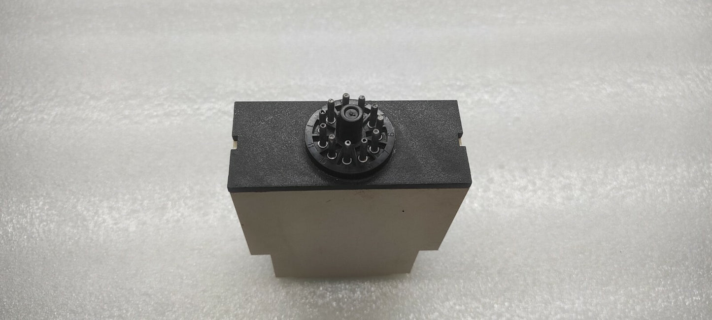 CARLO GAVAZZI PAA01DM24 DELAY ON OPERATE TIMER 24-240VAC/DC