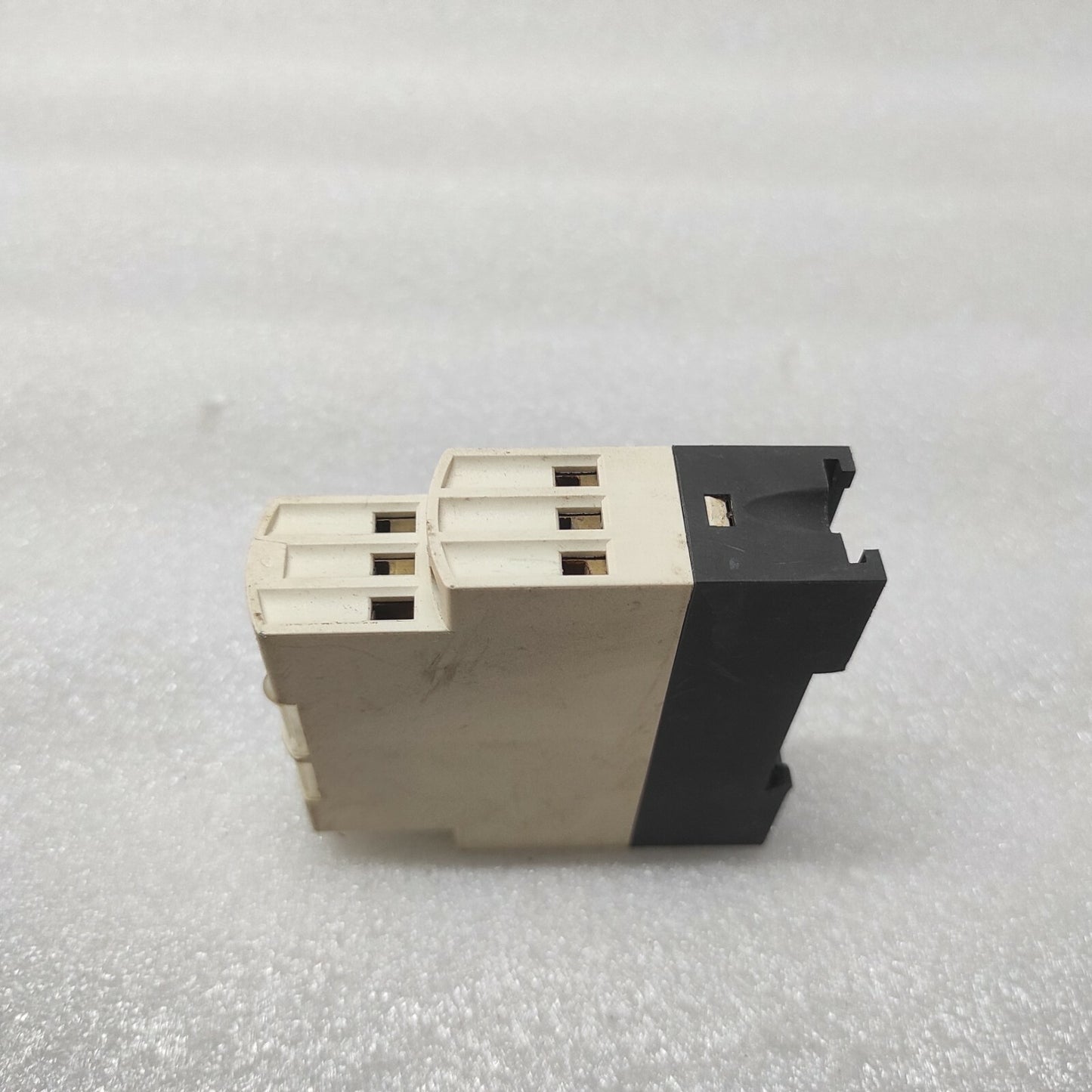 SE RE7RM11BU OFF DELAY TIMING RELAY 0.05S-300H 110-240V/24VAC-DC