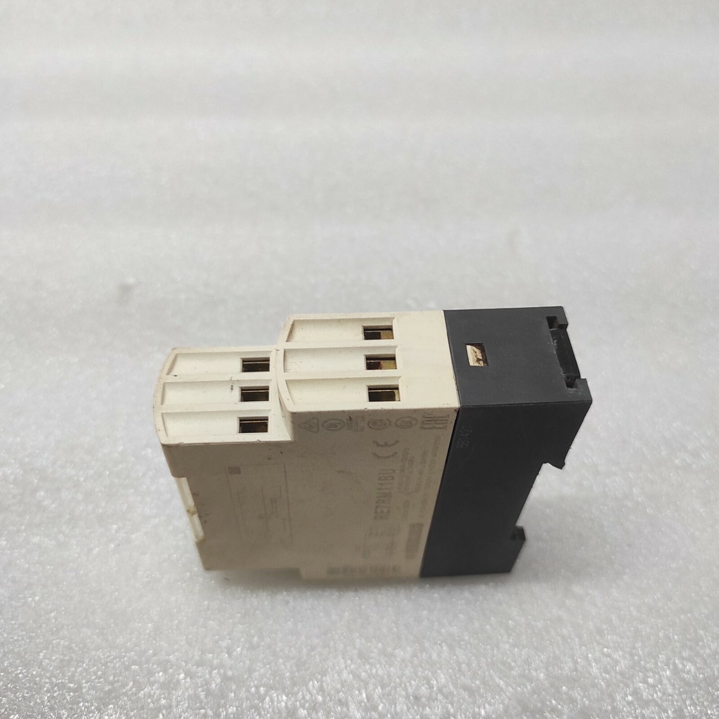 SE RE7RM11BU OFF DELAY TIMING RELAY 0.05S-300H 110-240V/24VAC-DC
