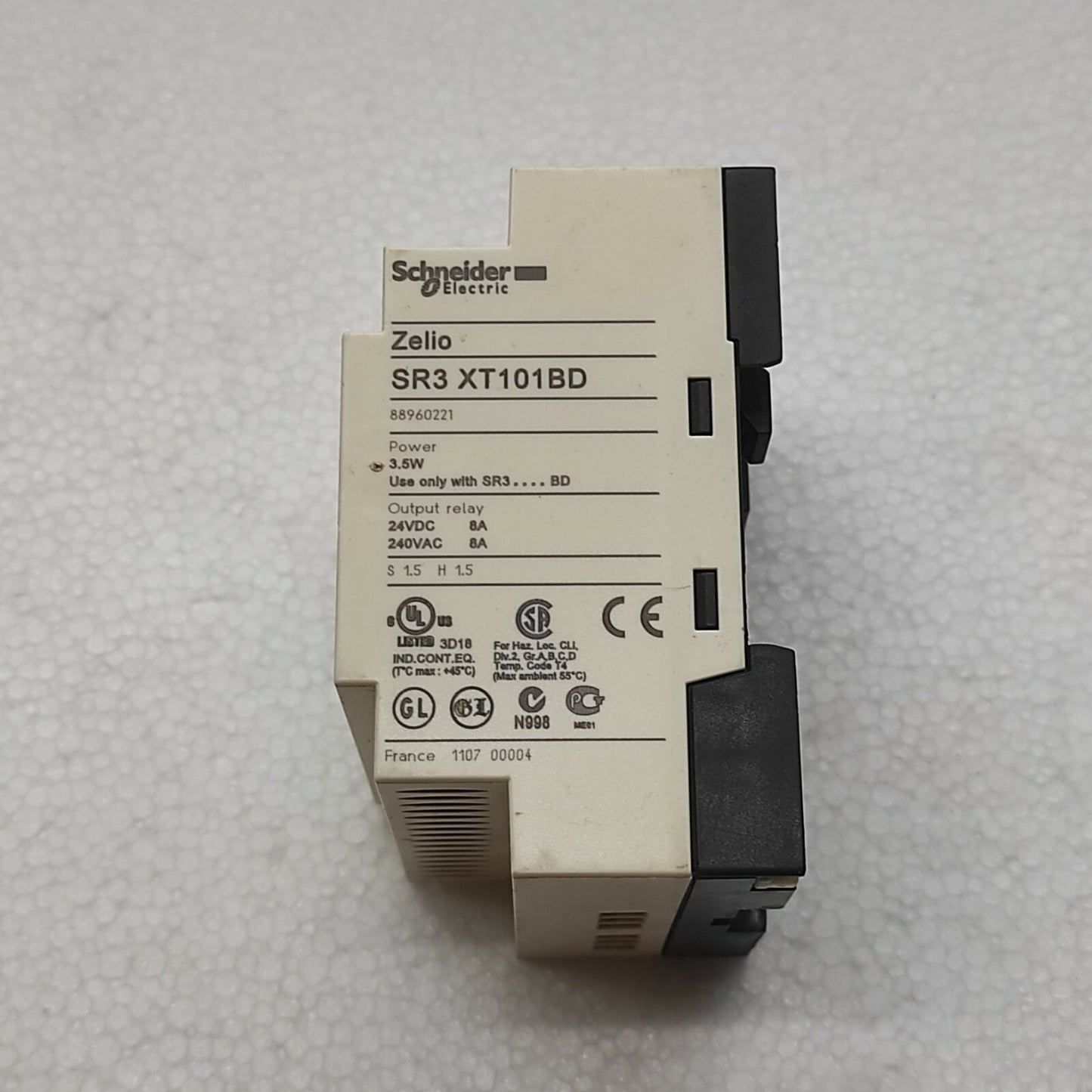 SE SR3 XT101BD ZELIO RELAY
