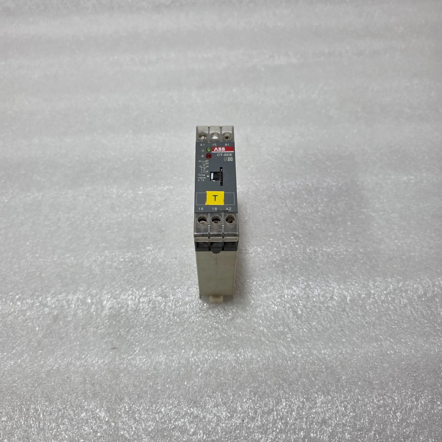 ABB CT-SDE STAR-DELTA TIMER RELAY – CAT. NO. 1SVR550217R4100