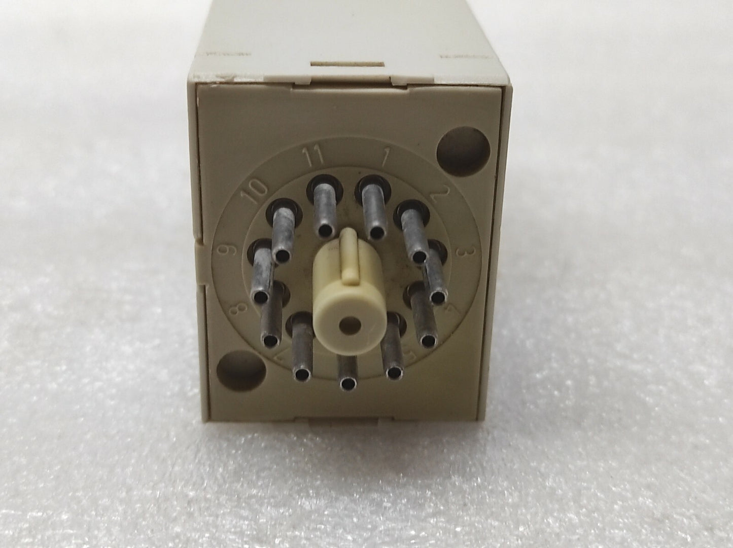 DOLD E0 7860.82 TIME RELAY 0031098 220-240V 0.05S-10M