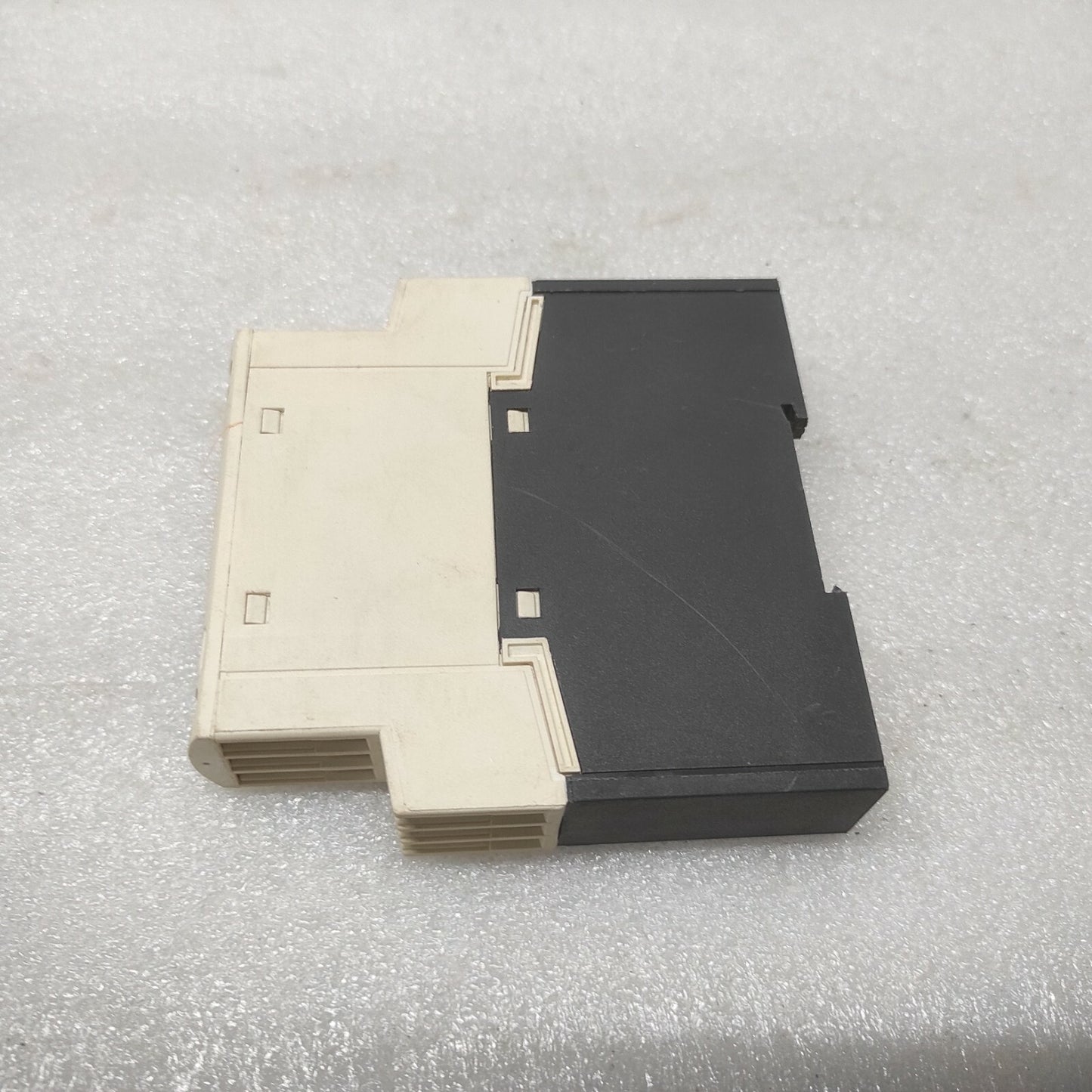 SE LT3 SM00MW PTC PROBE RELAY 24-230VAC/DC LT3SM00MW