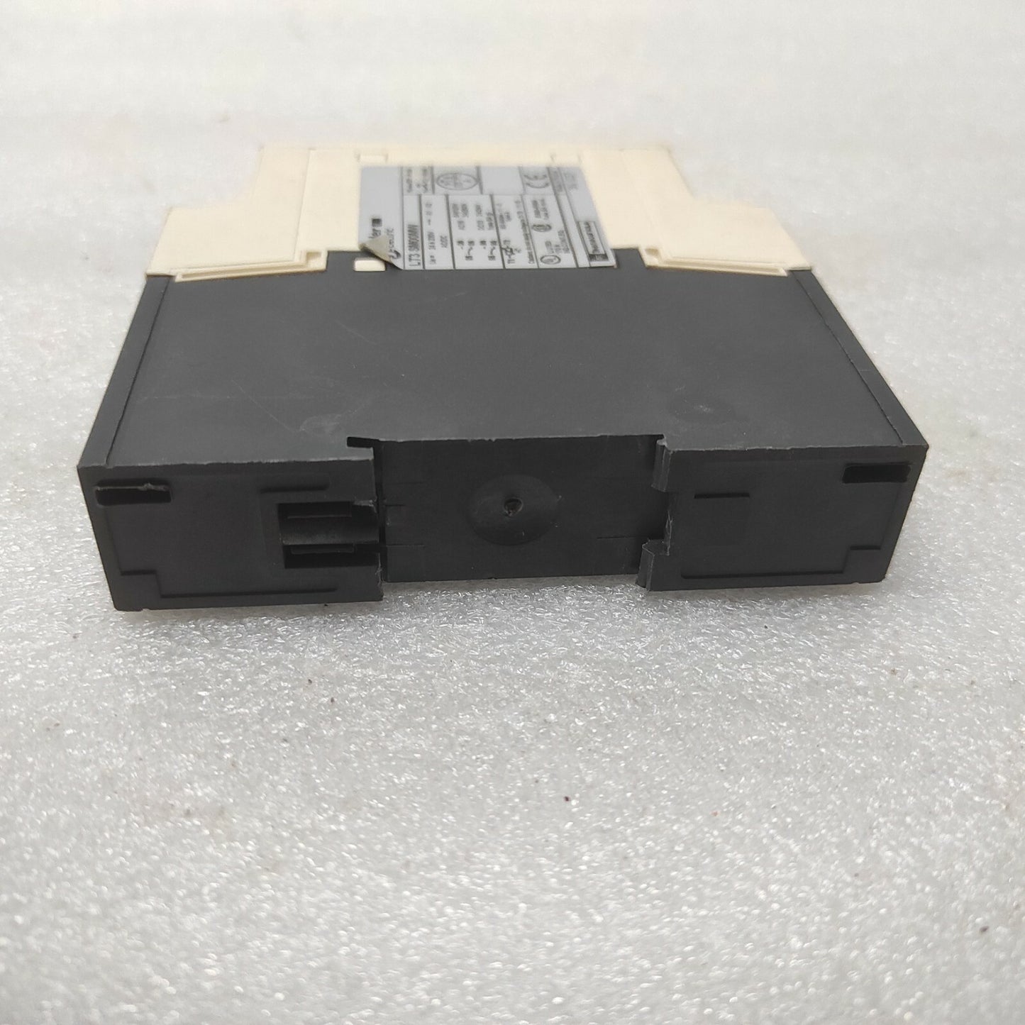 SE LT3 SM00MW PTC PROBE RELAY 24-230VAC/DC LT3SM00MW