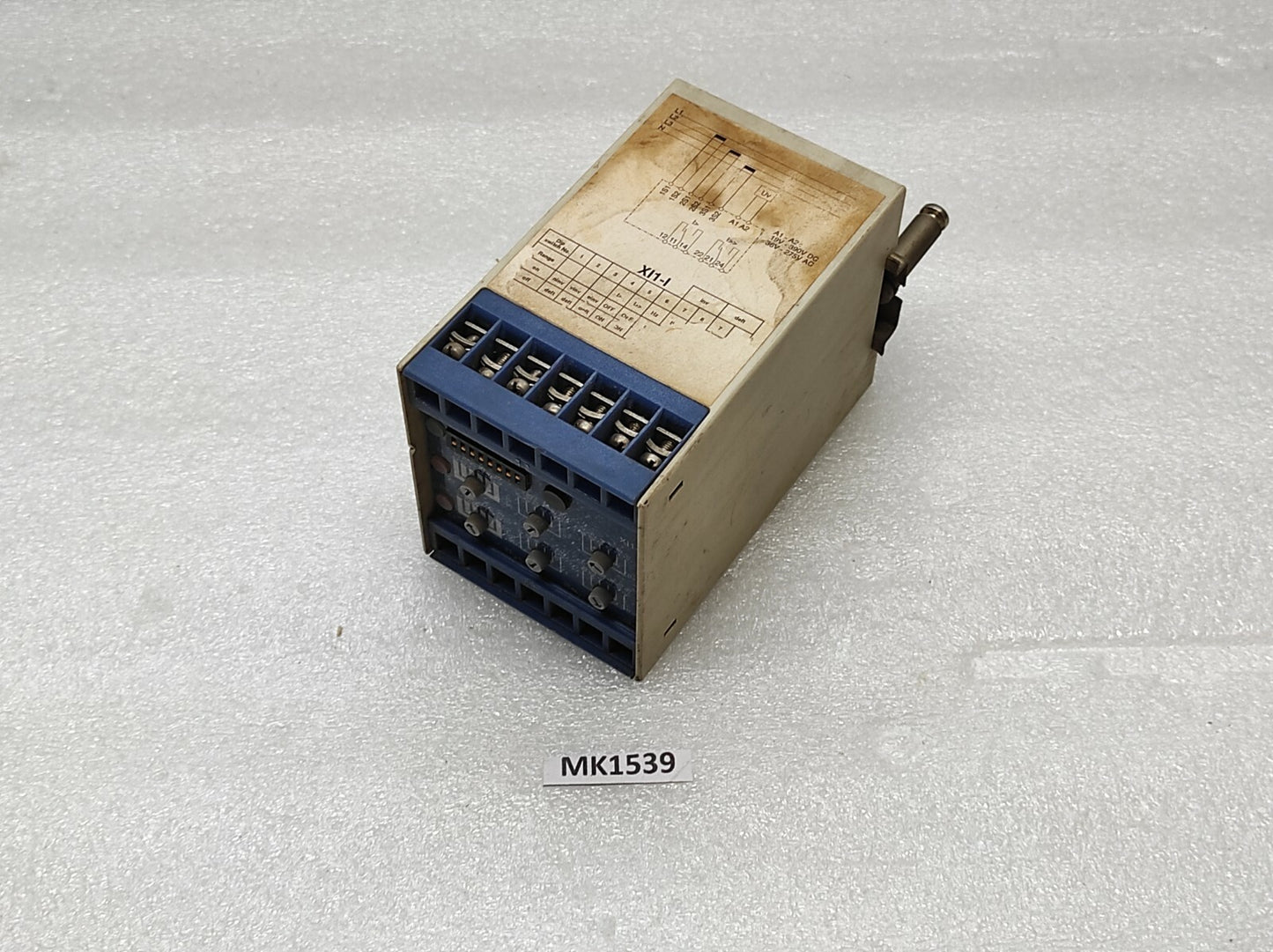 SEG XI1-I-1 TIME OVERCURRENT RELAY 36-275 VAC/19-390 VDC XI1