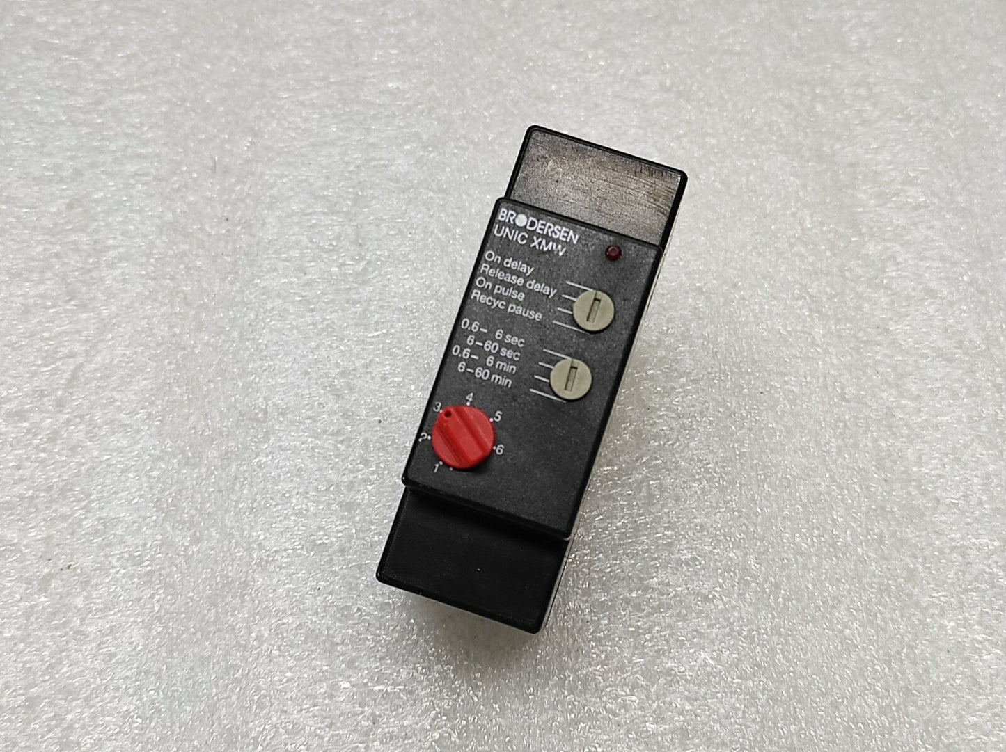 BRODERSEN UNIC XMW MULTIFUNCTION RELAY XMW S1-SPDT