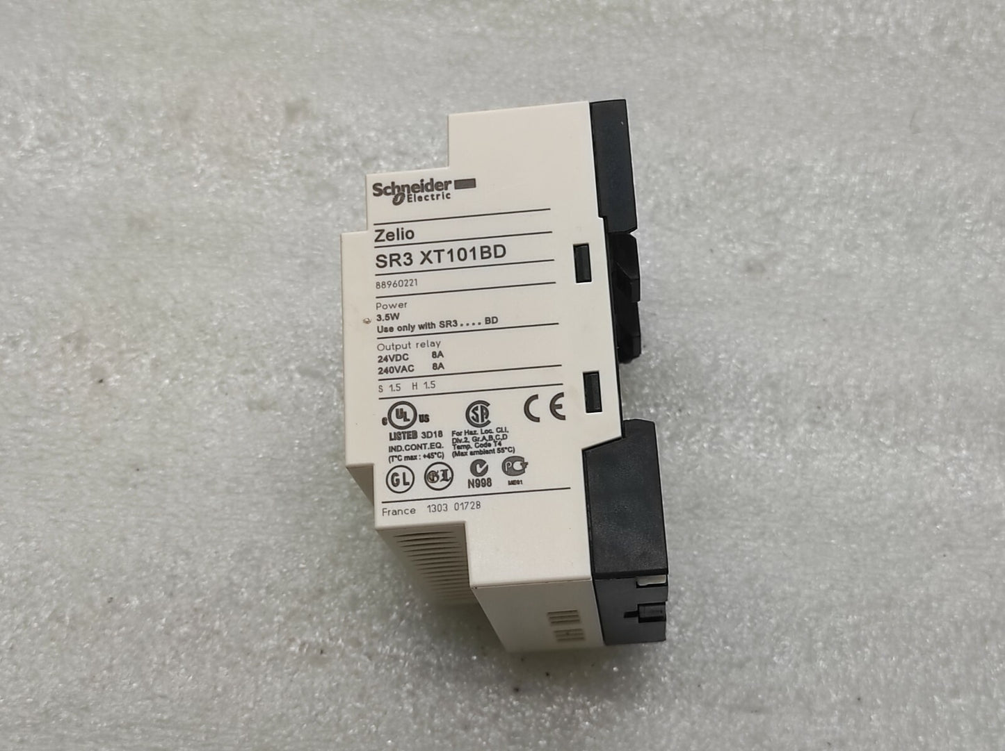 SE ZELIO SR3 XT101BD DISCRETE I/O EXTENSION MODULE 88960221