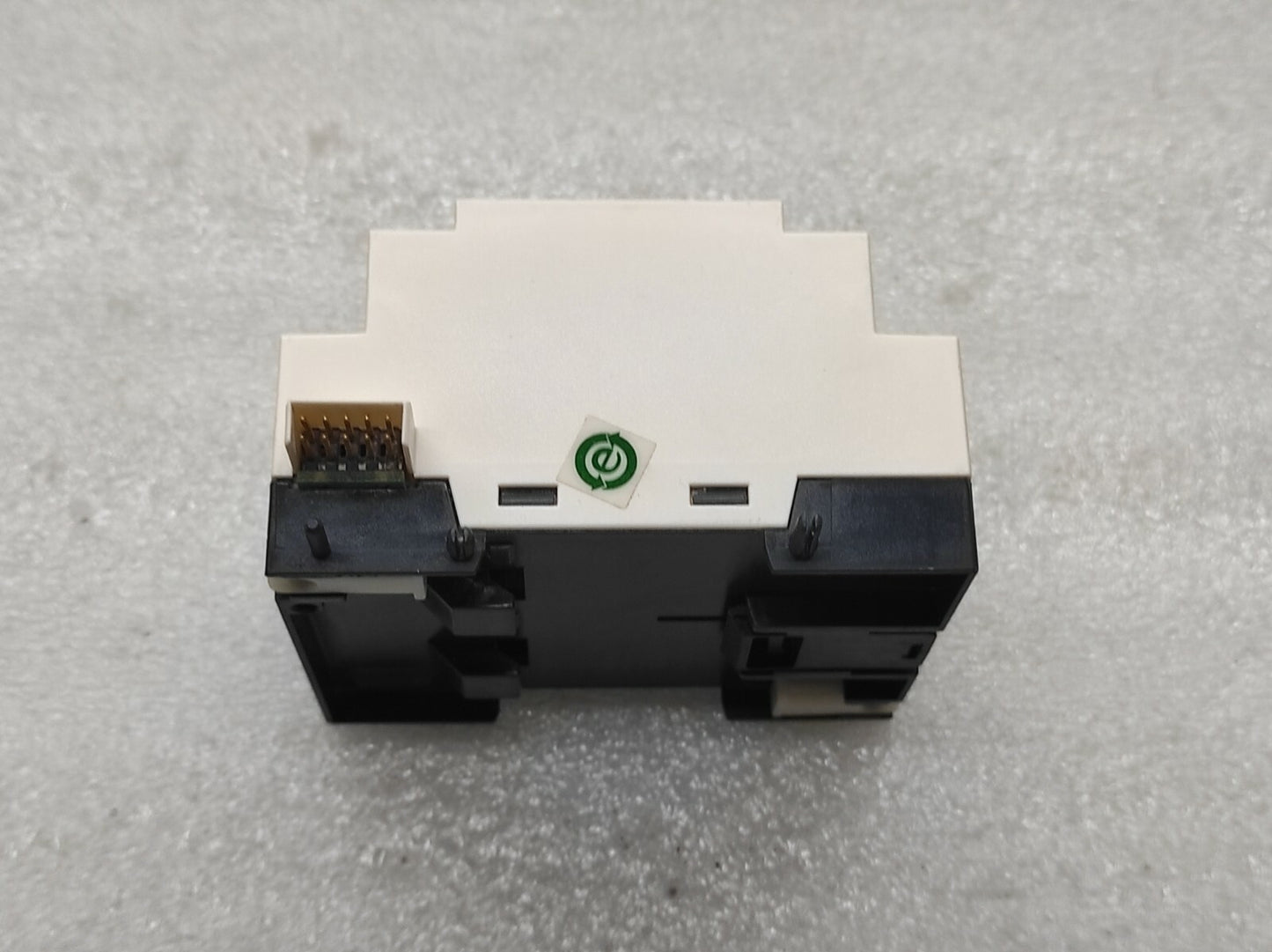SE ZELIO SR3 XT101BD DISCRETE I/O EXTENSION MODULE 88960221