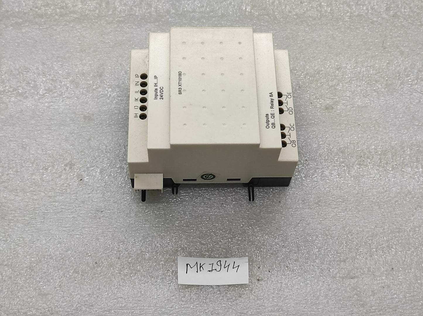 SE ZELIO SR3 XT101BD DISCRETE I/O EXTENSION MODULE 88960221