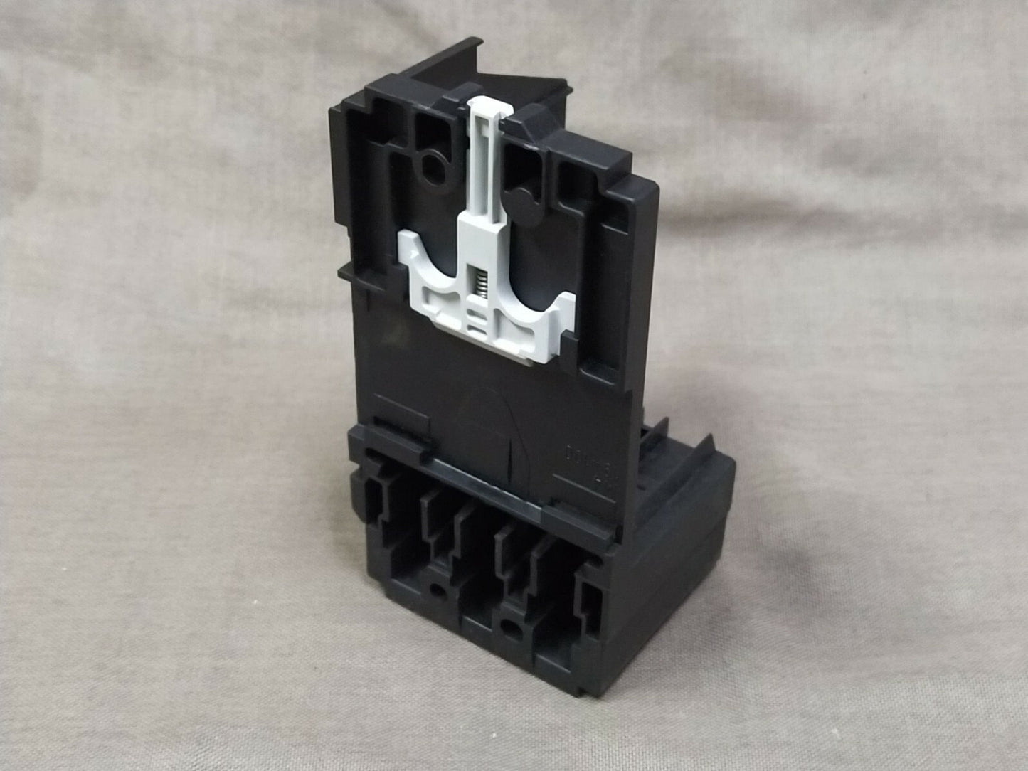Moeller EZ-PKZ2 Base for Separate Mounting 42A 600V 3PH