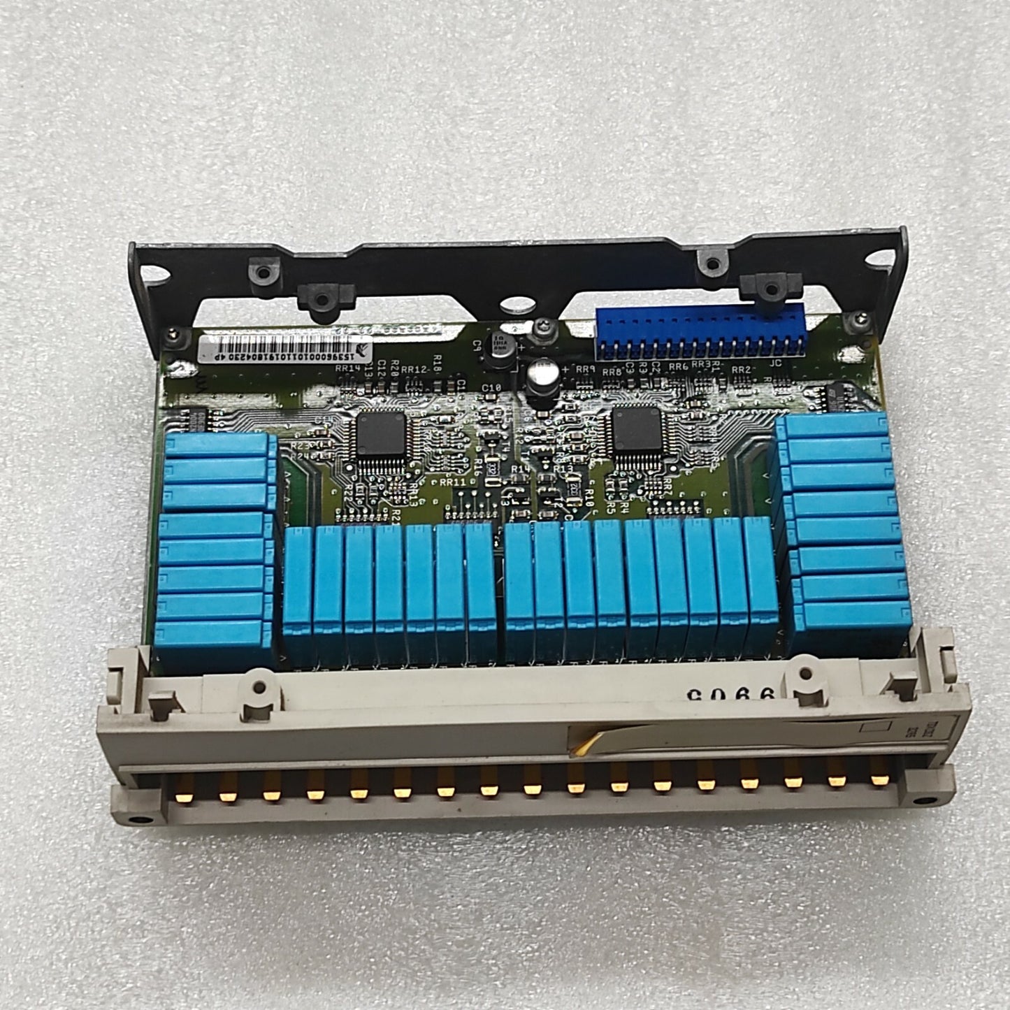 SE TSX MICRO TSXDSZ32R5 32Q REL TBLK WITHOUT CONNECTOR