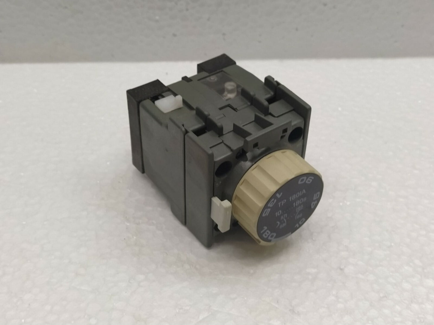 Omron TP 180IA Pneumatic Timer Off-Delay J74KN-B-TP180IA 10-180S