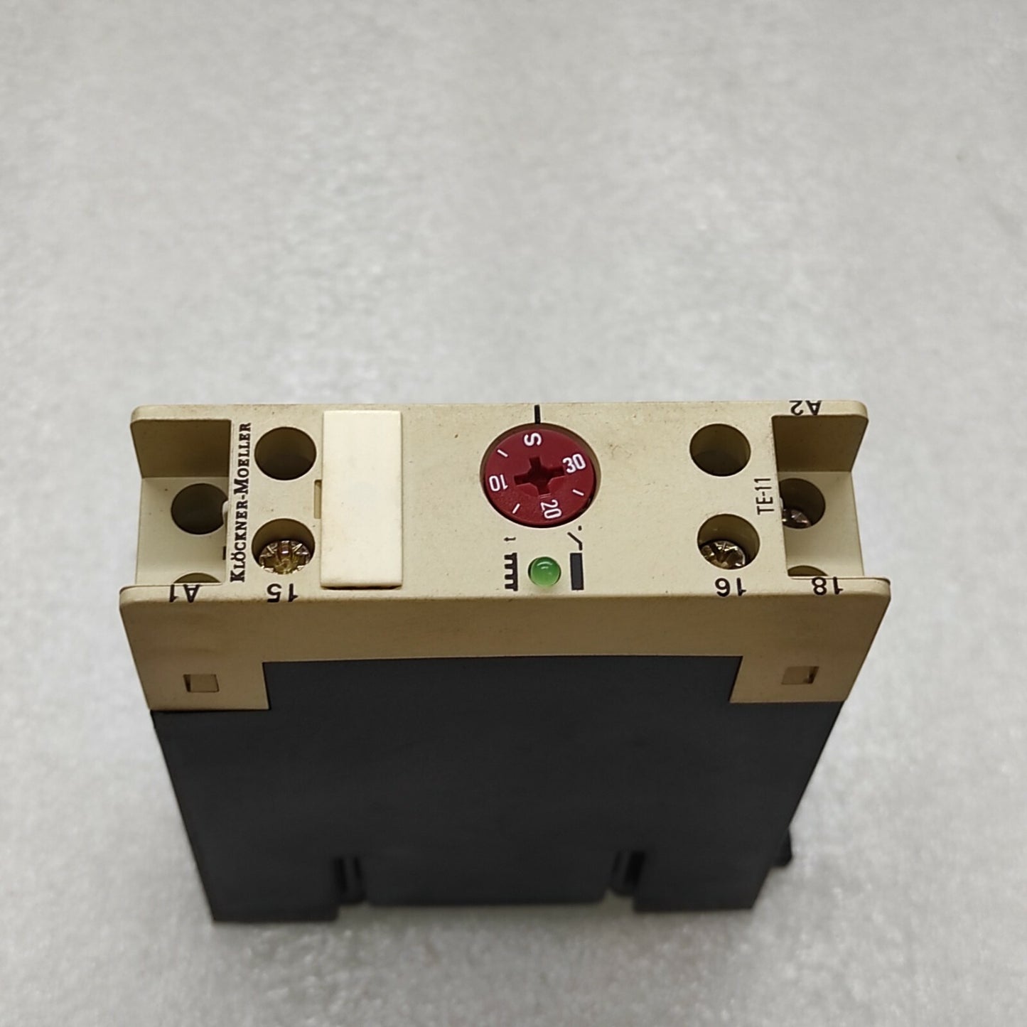 MOELLER TE 11-30 TIME DELAY RELAY 1.5-30SEC 208-250VAC