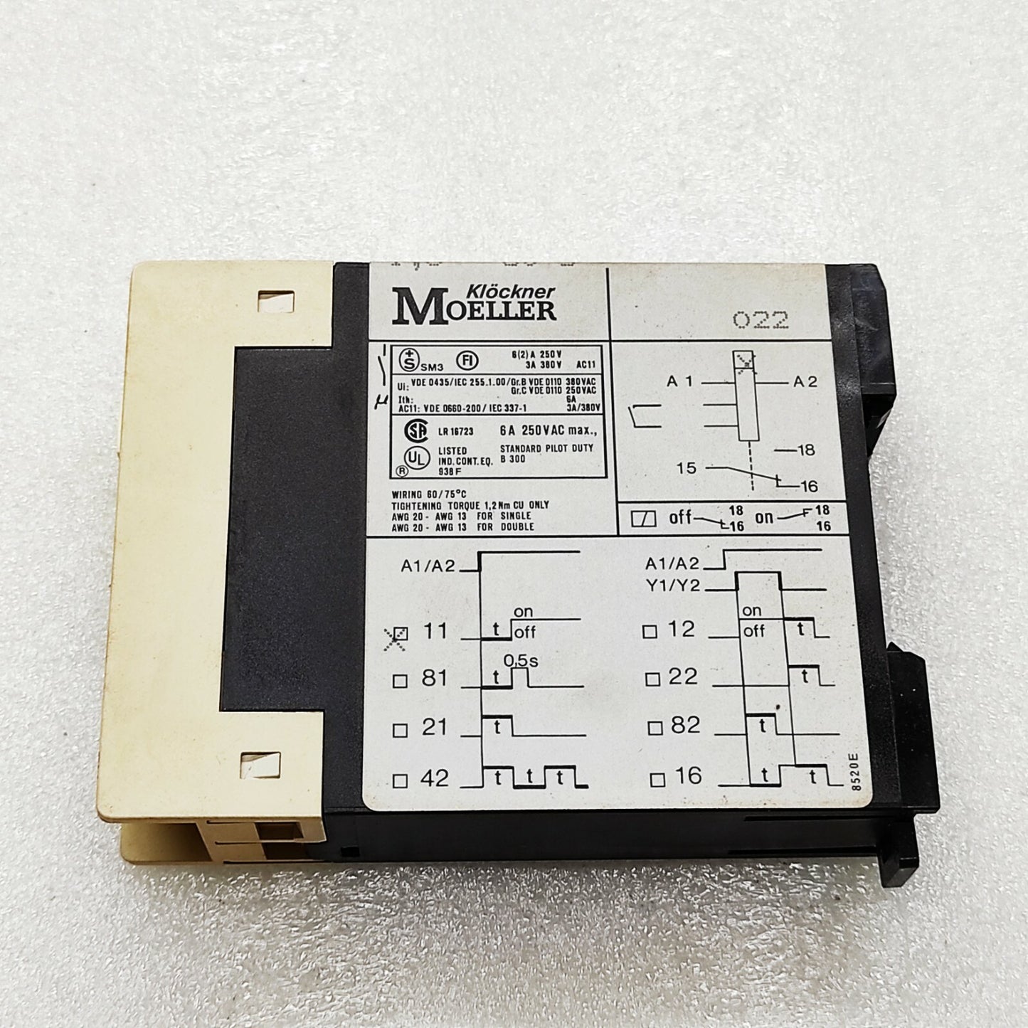 MOELLER TE 11-30 TIME DELAY RELAY 1.5-30SEC 208-250VAC