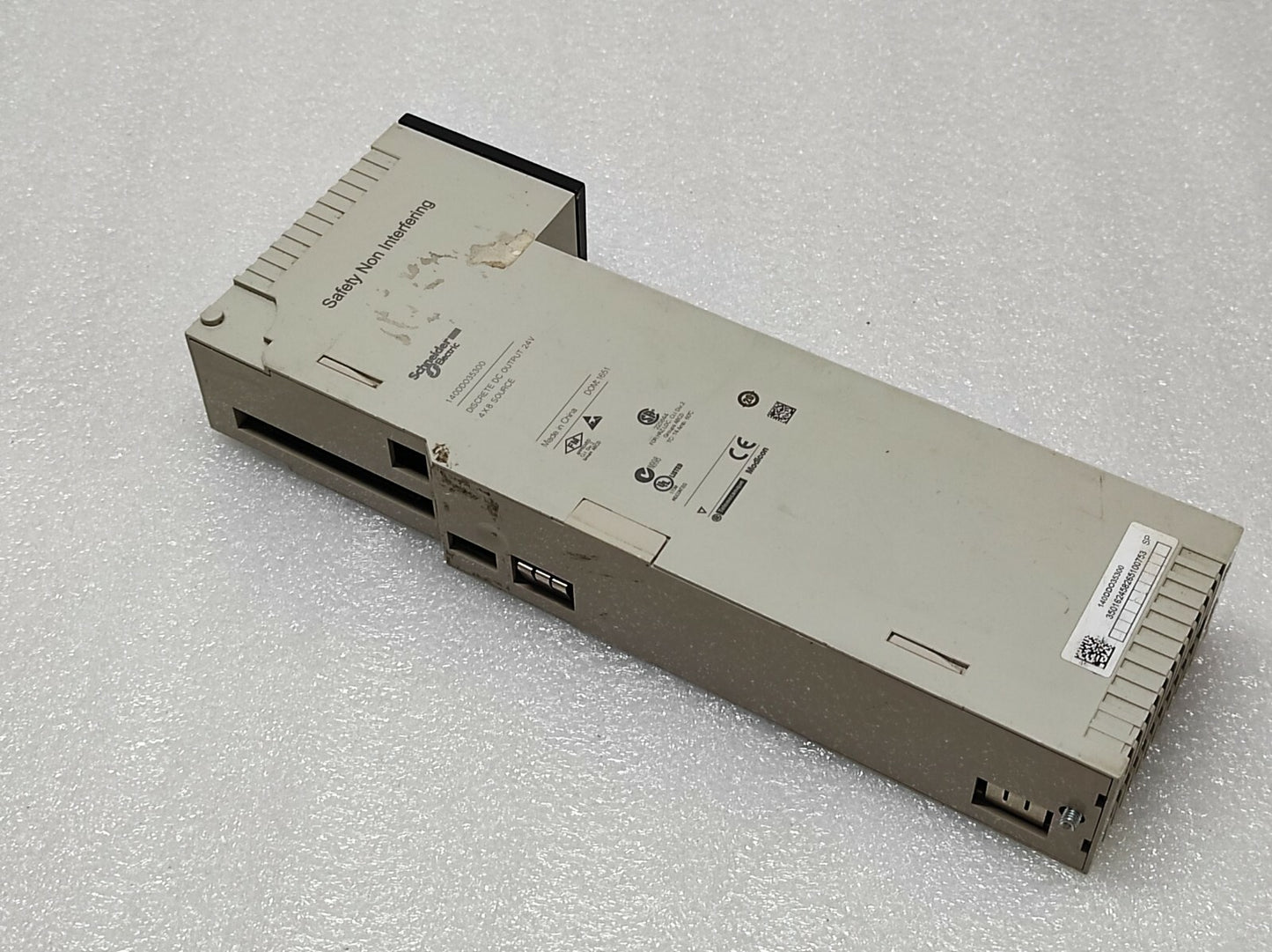 SE 140 DDO 353 00 I/O Module 140DDO35300