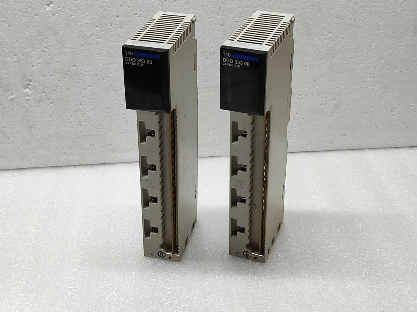 SE 140 DDO 353 00 I/O Module 140DDO35300