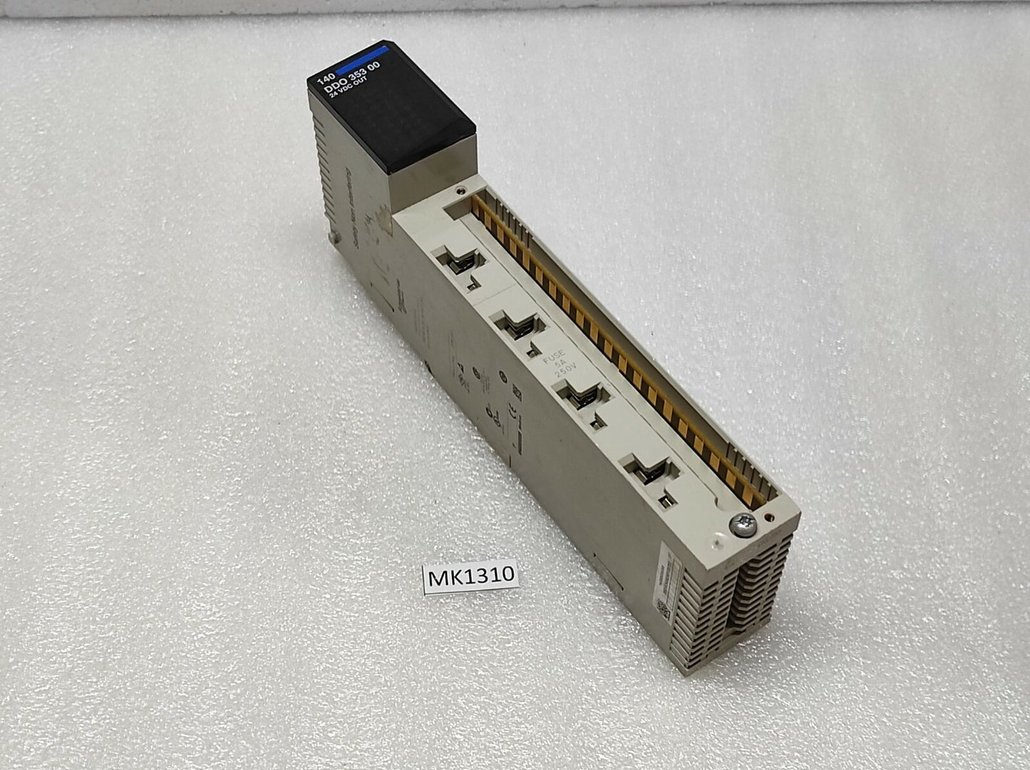 SE 140 DDO 353 00 I/O Module 140DDO35300