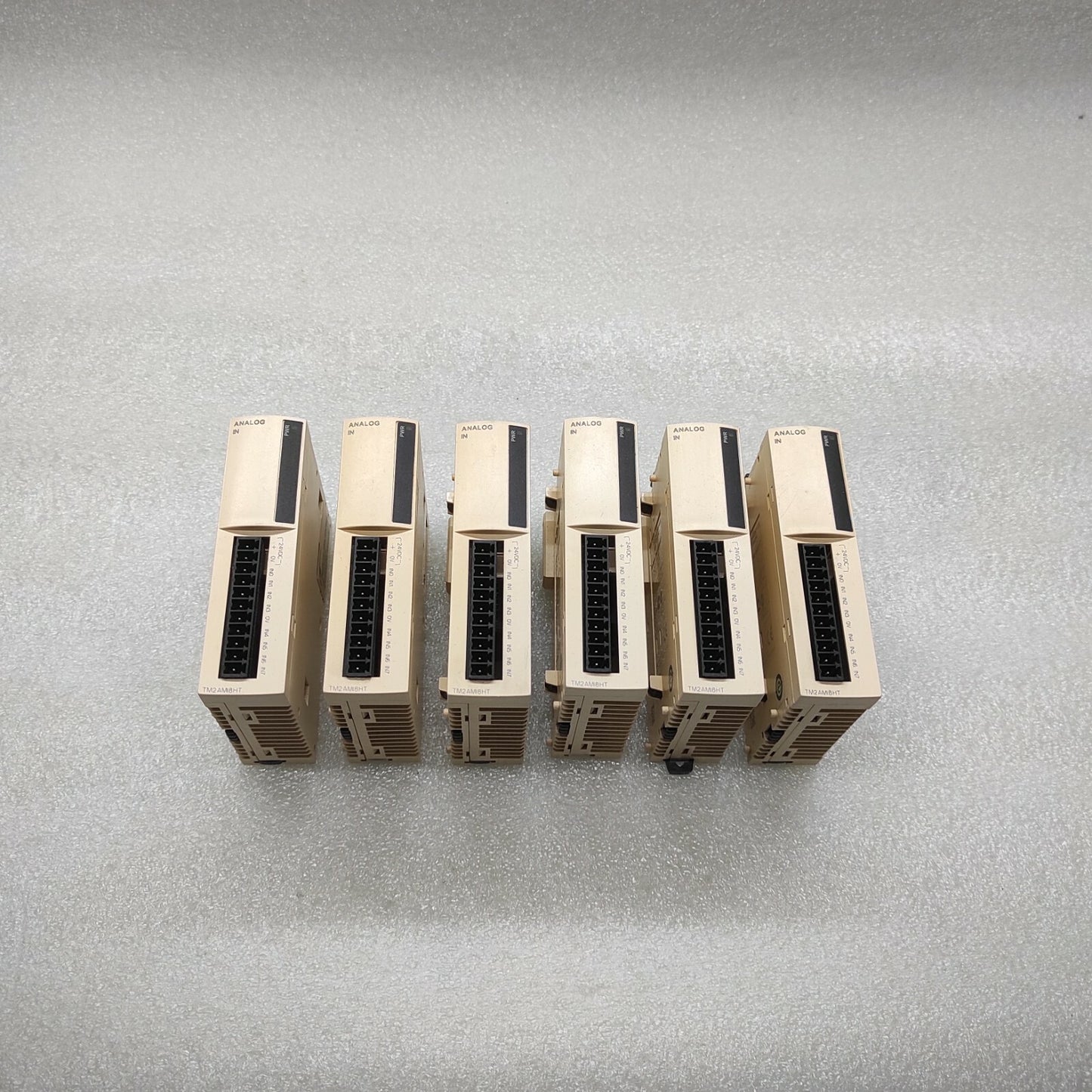 TM2AMI8HT ANALOG INPUT MODULE