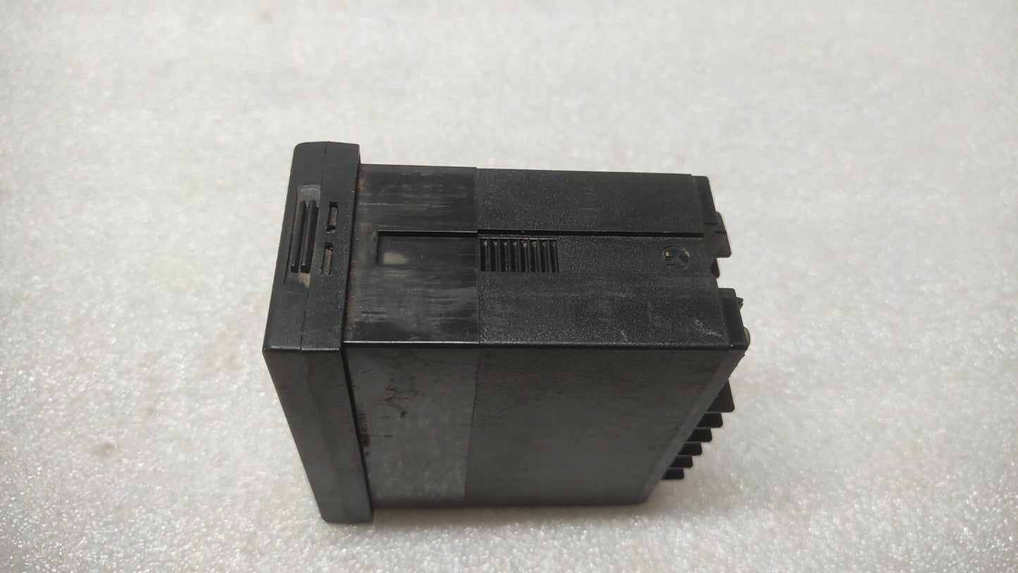 HONEYWELL DC1020 TEMPERATURE CONTROLLER DC1020CT30100B-E 85-265V