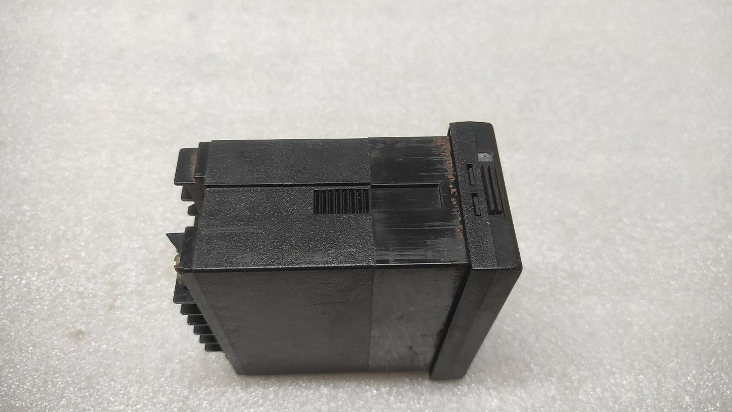 HONEYWELL DC1020 TEMPERATURE CONTROLLER DC1020CT30100B-E 85-265V