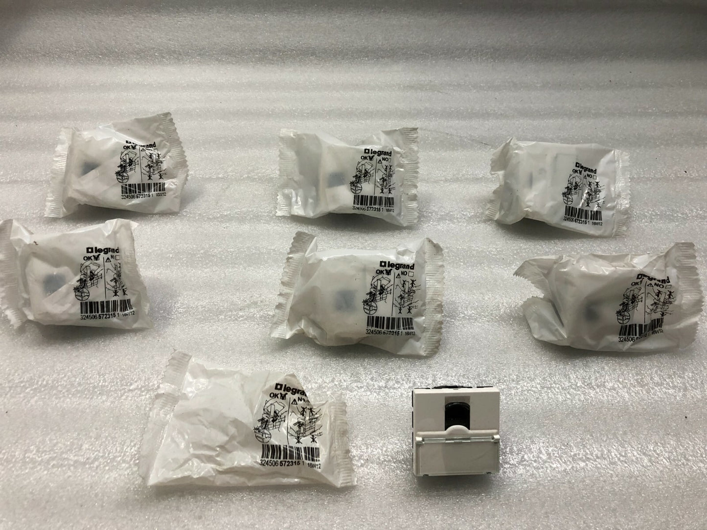 LEGRAND 5 723 15 RJ45 SOCKET LOT OF 6 UNIT