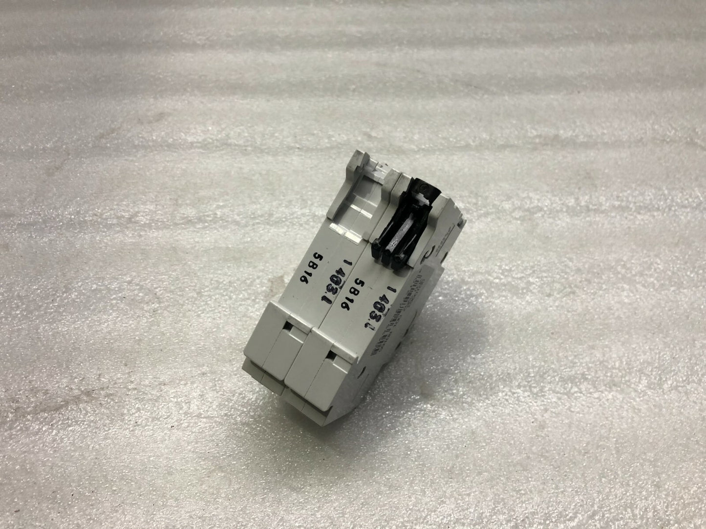 ABB A202 B16 400V GB10963 2-POLE CIRCUIT BREAKER 2CD-S252-001-R0165 27256280116