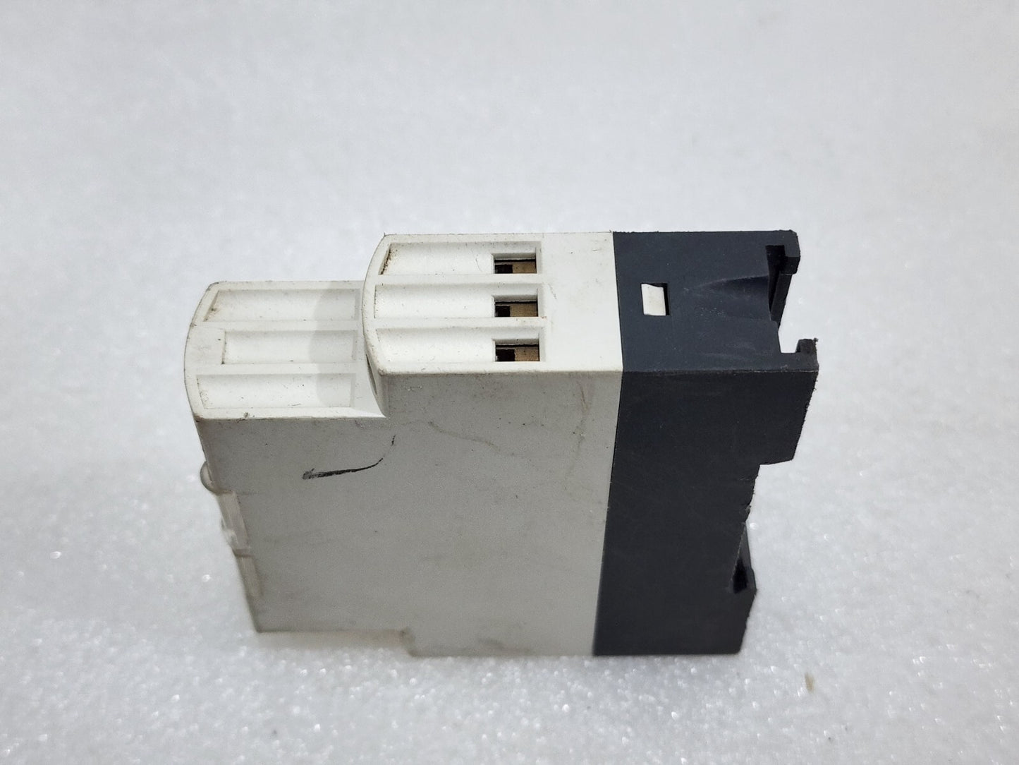 RE8YG31BU INDUSTRIAL TIMING RELAY 0.3-30S