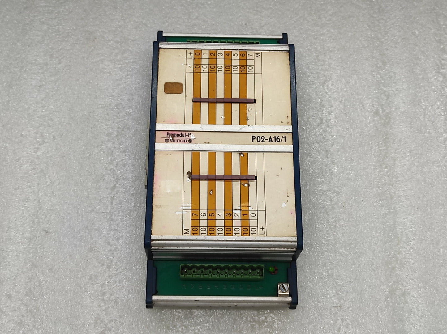 SCHLEICHER P02-A16/1 OUTPUT MODULE 29305371-582-076 24V DC