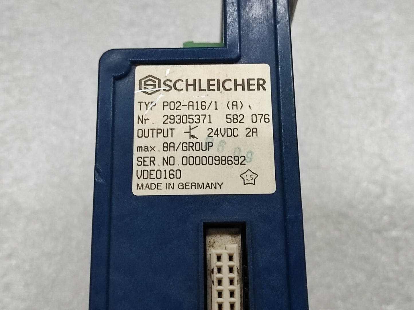 SCHLEICHER P02-A16/1 OUTPUT MODULE 29305371-582-076 24V DC