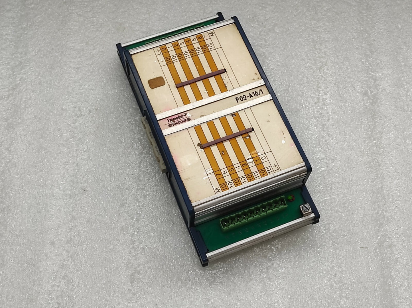 SCHLEICHER P02-A16/1 OUTPUT MODULE 29305371-582-076 24V DC