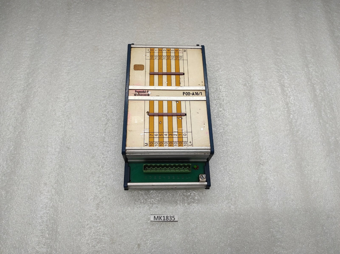 SCHLEICHER P02-A16/1 OUTPUT MODULE 29305371-582-076 24V DC