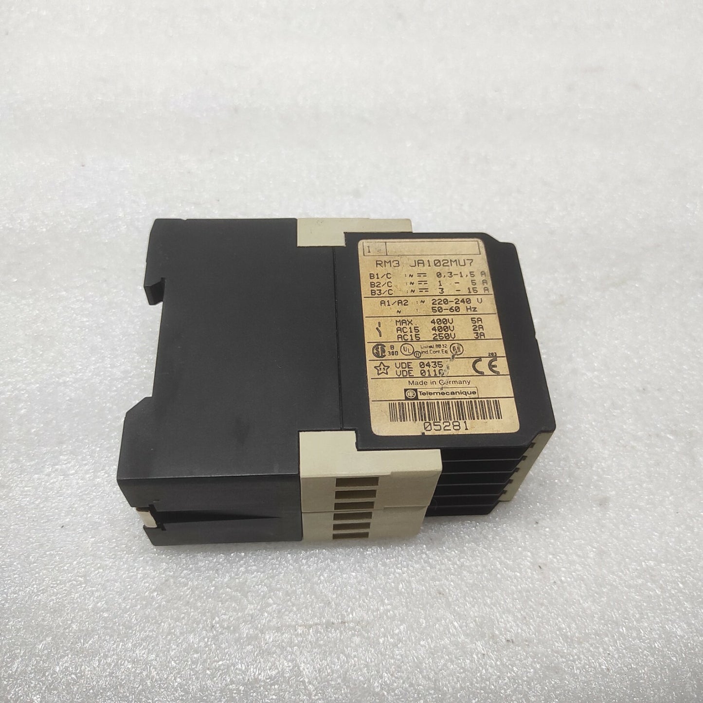 TELEMECANIQUE RM3 JA102MU7 RELAY 05281 220-240V