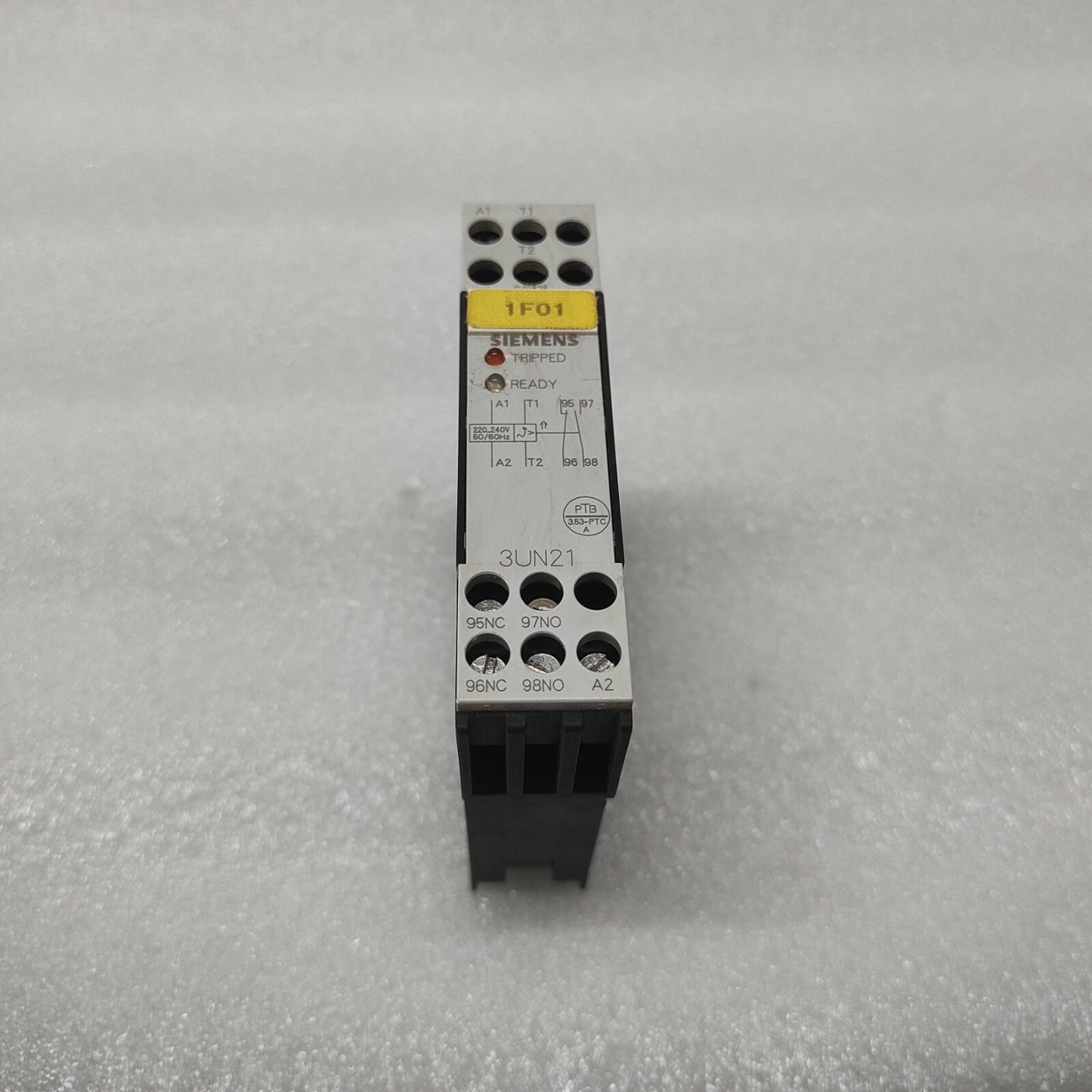 SIEMENS 3UN2100-0AN7 MOTOR THERMISTOR MODULE RELAY 220-240V