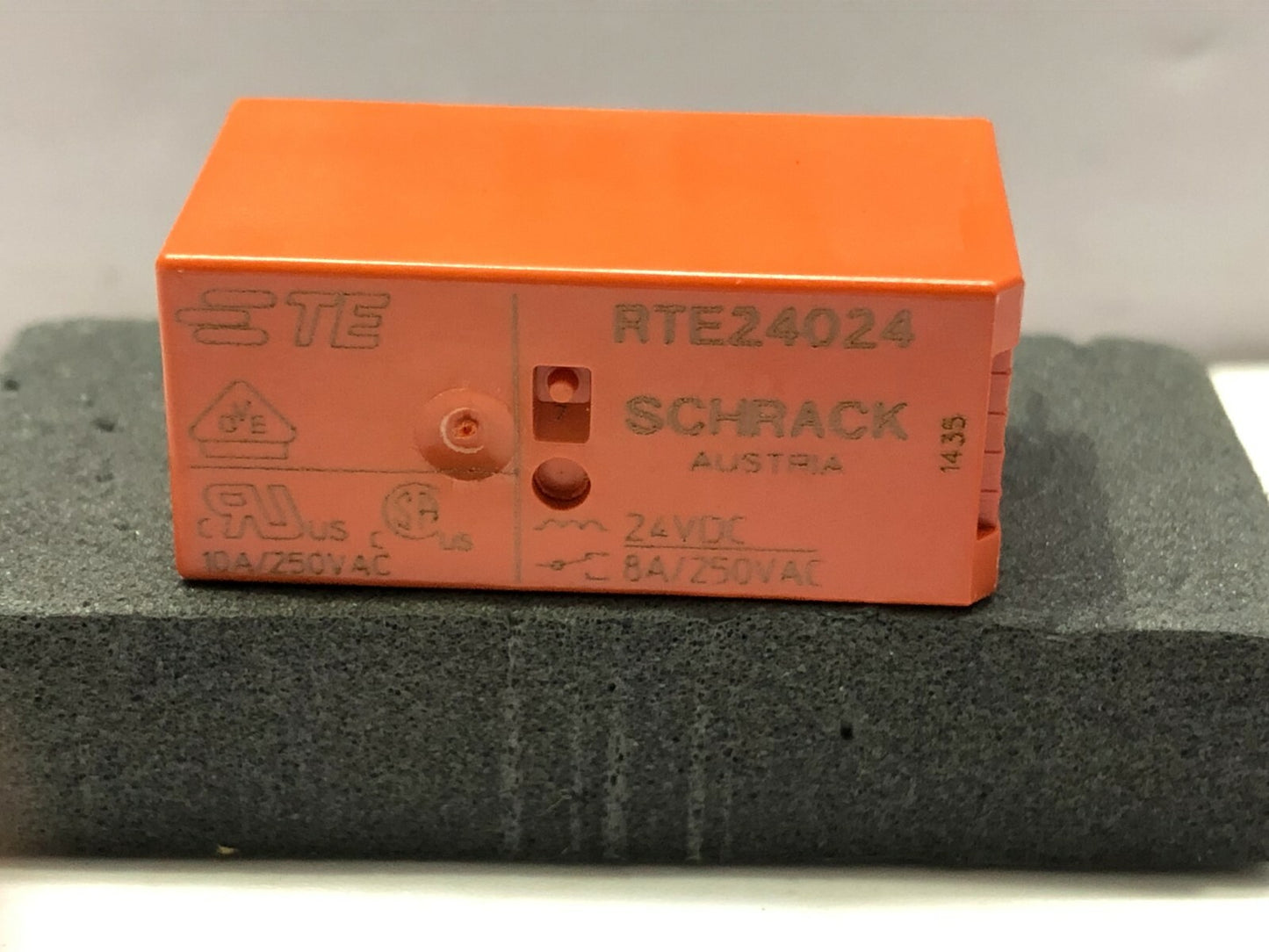 SCHRACK RTE24024 GENERAL PURPOSE RELAY 24V DC 198-6911 LOT OF 4 UNIT