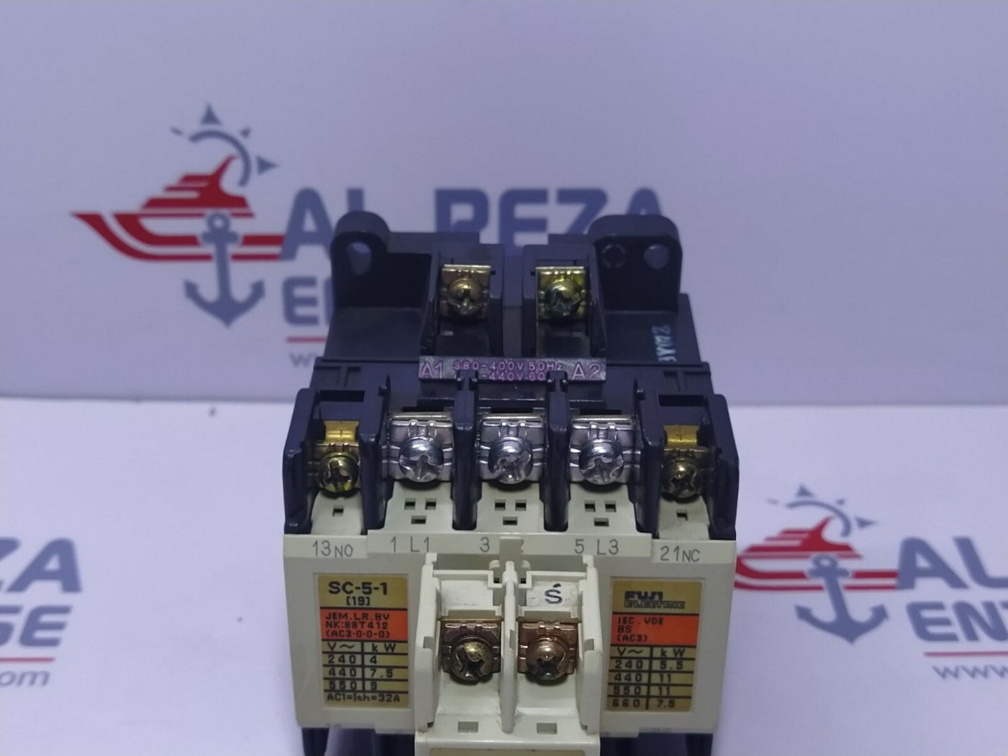 Fuji SC-5-1 (19) Magnetic Contactor 32A Coil Voltage 400-440V SZ-A11 Aux Relay
