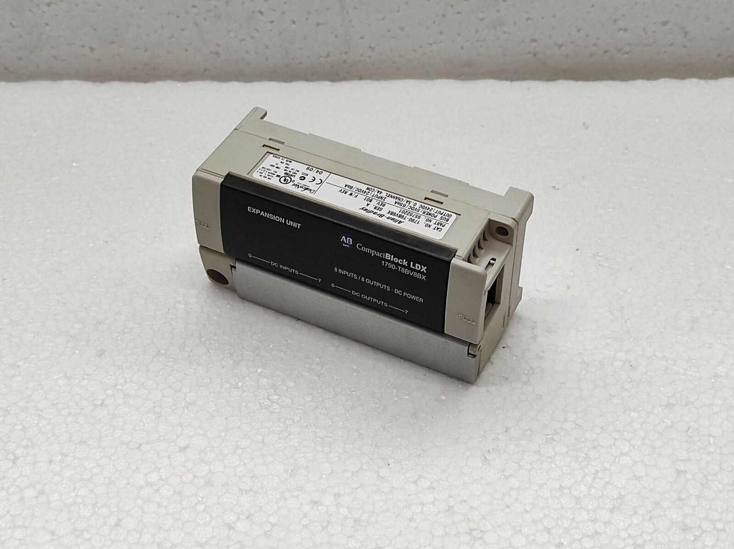 Allen Bradley CAT 1790-T8BV8BX Compact Block LDX Expansion Unit