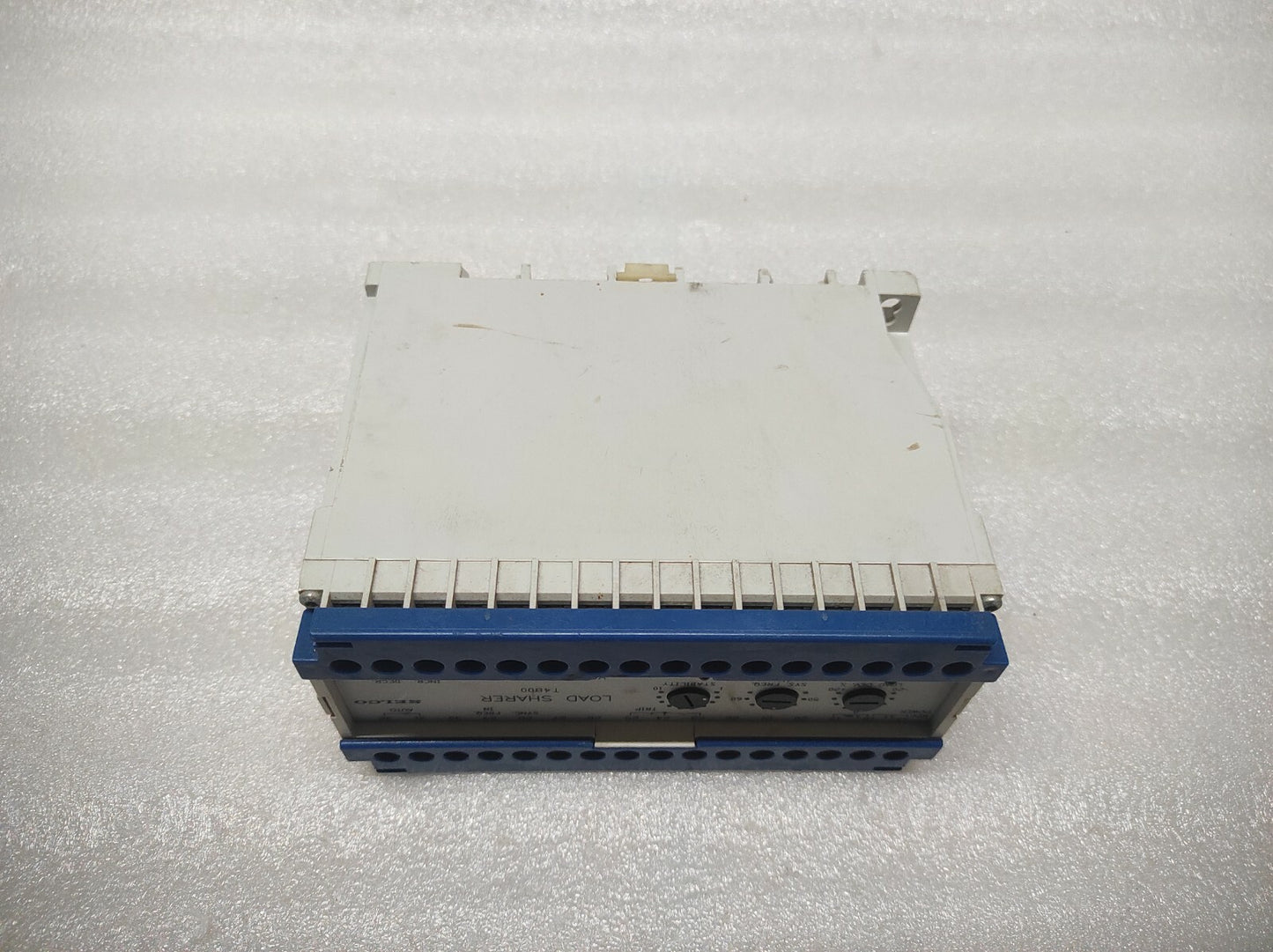 SELCO T4800-33 LOAD SHARER 230V
