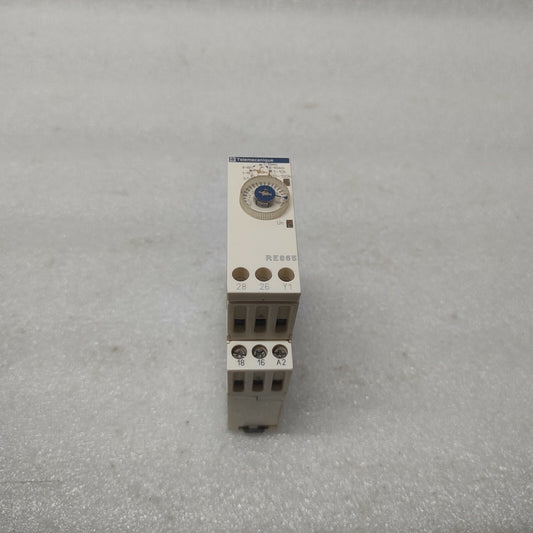 SE RE88865215 ON DELAY TIMING RELAY 24VDC/24-240VAC 0.1S-100H