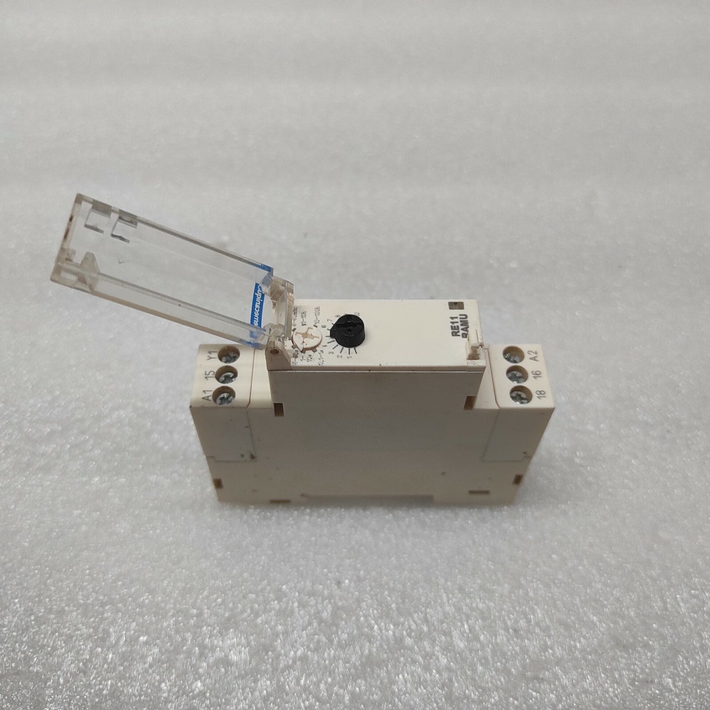 SE RE11RAMU TIMING RELAY 0.1S-100H 24VDC/24-240VAC