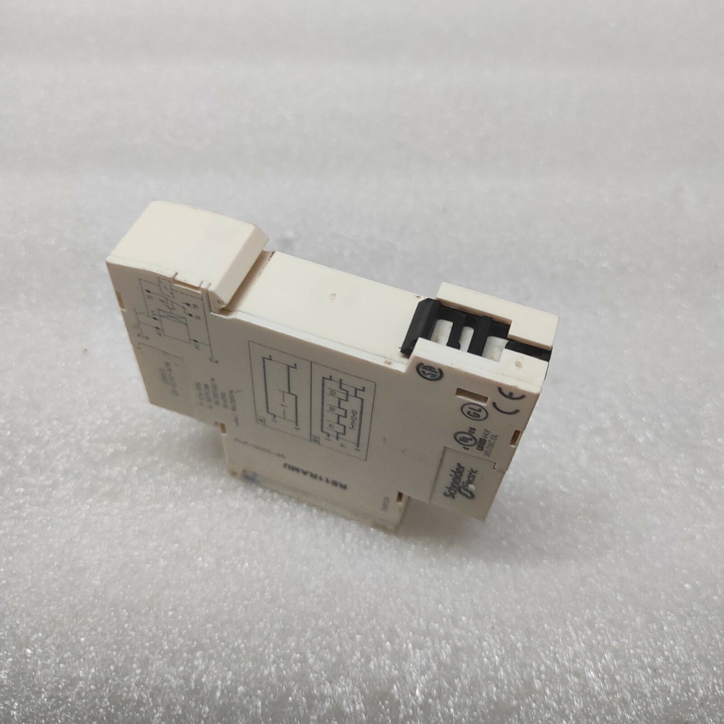 SE RE11RAMU TIMING RELAY 0.1S-100H 24VDC/24-240VAC