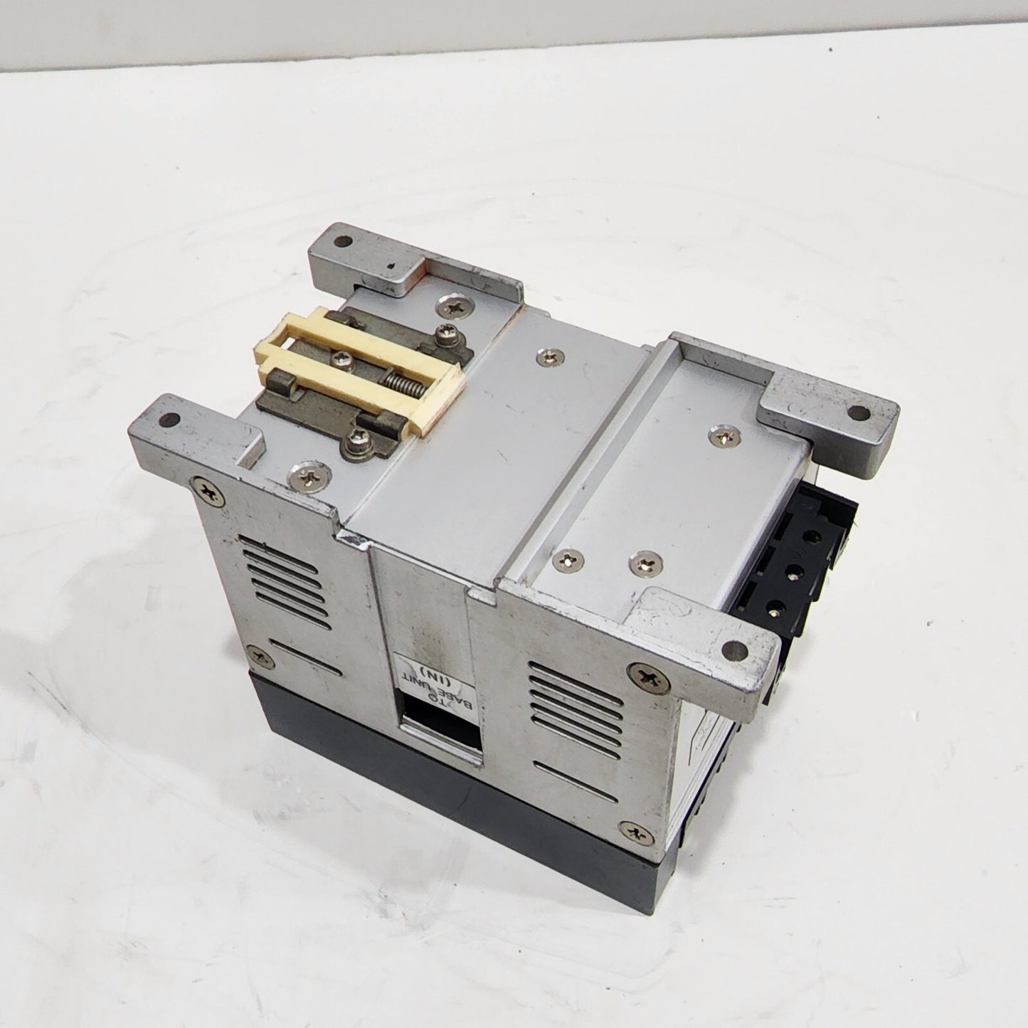 Idec PFA-1T081 Output Module Relay Out 8 Point PLC 100-120/200-240 VAC PFA1T081