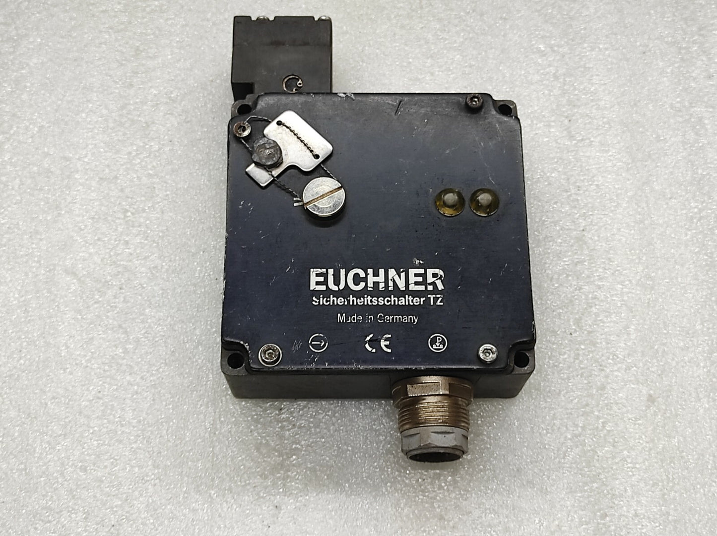 EUCHNER TZ2LE024SR6 SAFETY SWITCH TZ 24V AC/DC