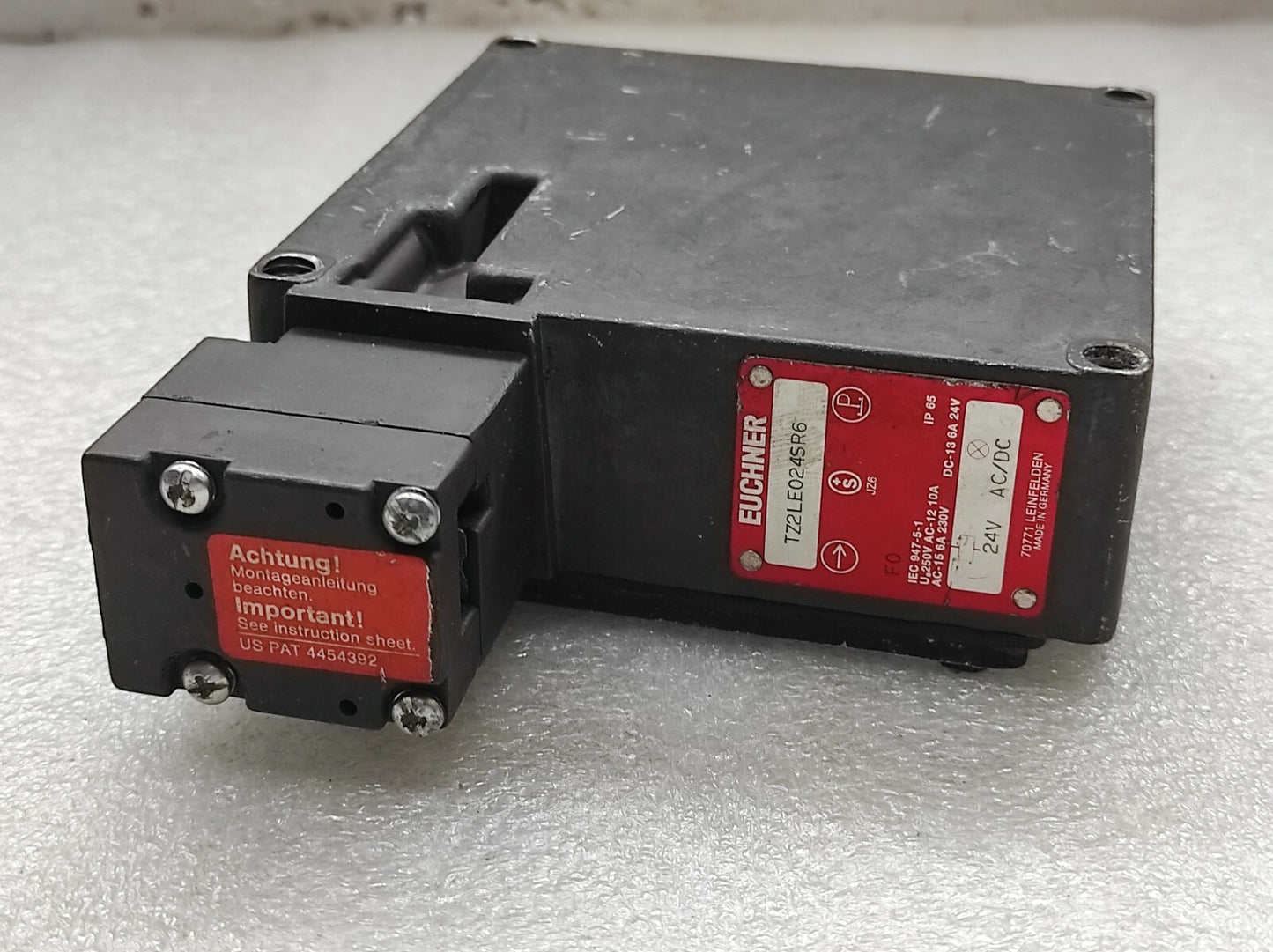 EUCHNER TZ2LE024SR6 SAFETY SWITCH TZ 24V AC/DC