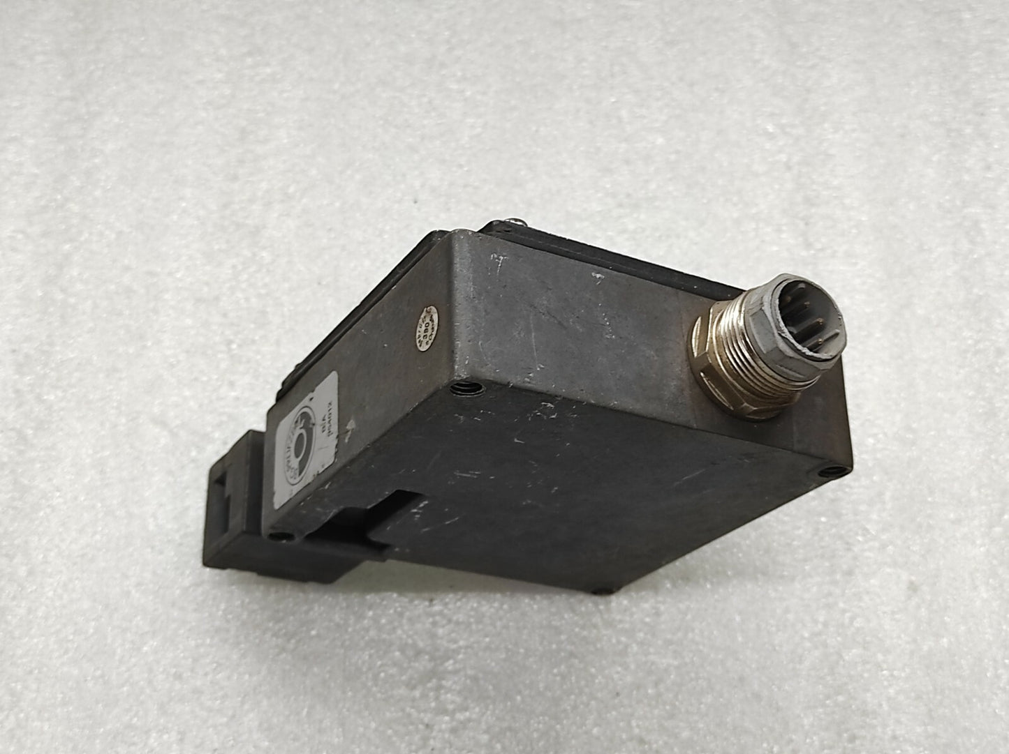 EUCHNER TZ2LE024SR6 SAFETY SWITCH TZ 24V AC/DC