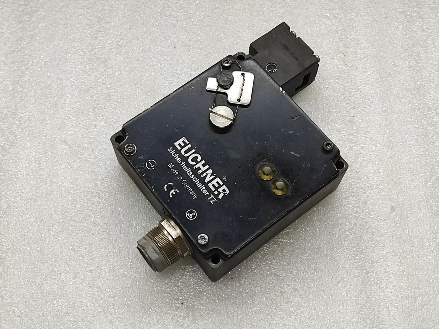 EUCHNER TZ2LE024SR6 SAFETY SWITCH TZ 24V AC/DC